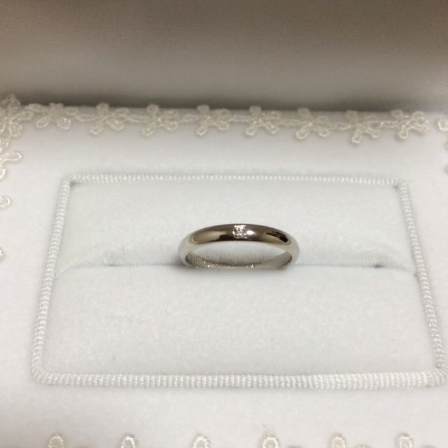 【Something Blue(サムシングブルー)の口コミ】 婚約指輪を奮発したため、結婚指輪はなるべく価格を抑えようと半年かけて…