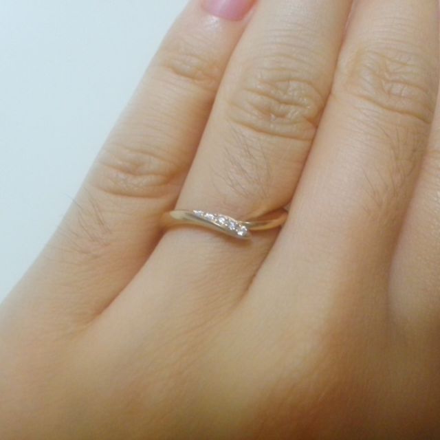 【俄(にわか)の口コミ】 指輪の名前が美しかったことと、指輪のテーマに感動したからです。リング…
