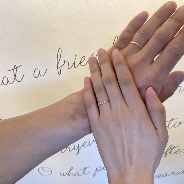 【Ankhore(アンクオーレ)の口コミ】 指輪のデザインは、シンプルでありつつ少しギザギザが入っていて、アクセ…