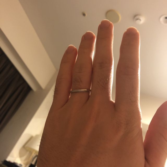 【銀座ダイヤモンドシライシの口コミ】 太いものがしっかりこなく、細めのリングを探しておりました。シンプルな…