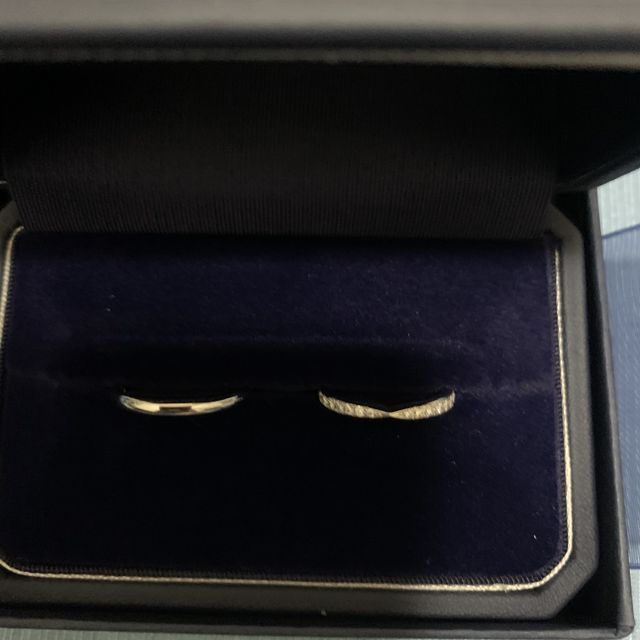 【銀座ダイヤモンドシライシの口コミ】 私は指が細いので太いデザインのものは付けられてる感じがして似合わなか…