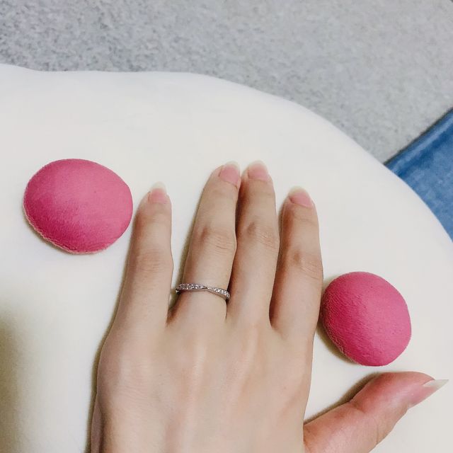 【銀座ダイヤモンドシライシの口コミ】 私は指が細いので太いデザインのものは付けられてる感じがして似合わなか…