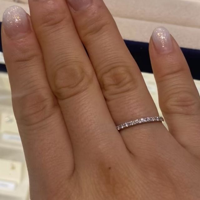 【4℃ BRIDAL(ヨンドシーブライダル)の口コミ】 180度ダイヤモンドが付いており輝きがとてもきれいでした。ダイヤモンドの…