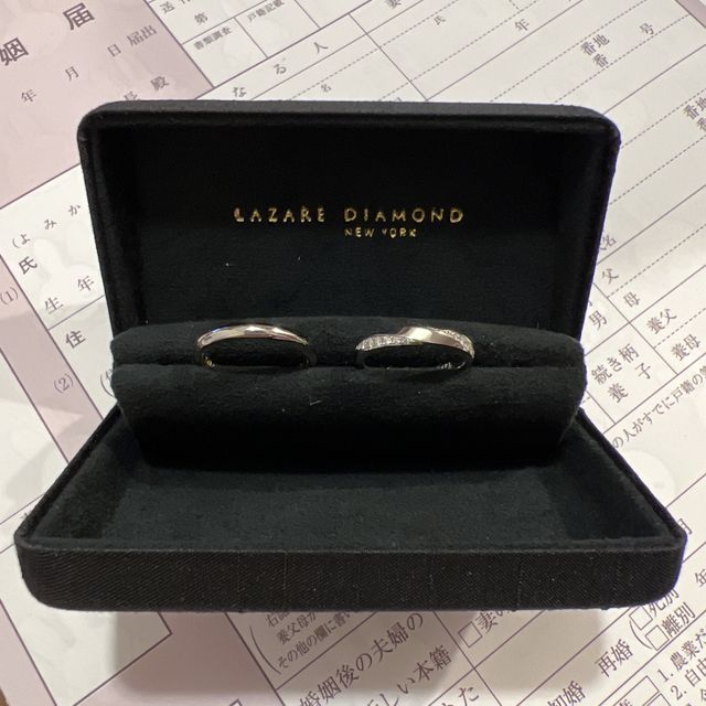 【ラザール ダイヤモンド(LAZARE DIAMOND)の口コミ】 婚約指輪との相性がばっちりで、ときめいたので購入しました。初めはシン…