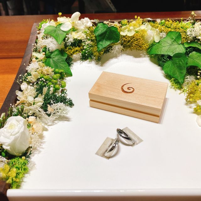 【SORA(ソラ)の口コミ】 金属アレルギーの夫がつけられる指輪を探していて、タンタルという金属の…