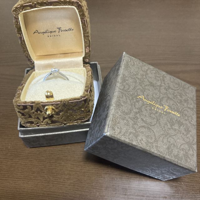 【アンジェリックフォセッテ(Angelique Fossette)の口コミ】 ブランドに興味がなかったため、価格が比較的お手頃なお店を探していまし…