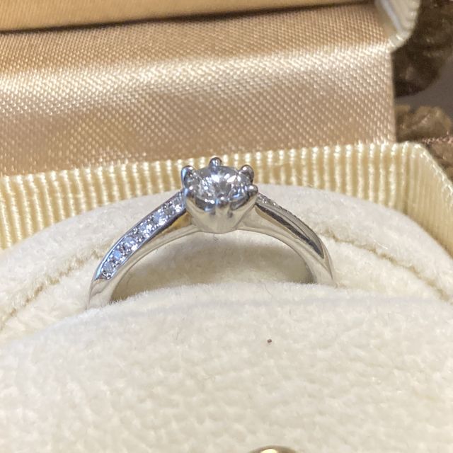 【アンジェリックフォセッテ(Angelique Fossette)の口コミ】 ブランドに興味がなかったため、価格が比較的お手頃なお店を探していまし…