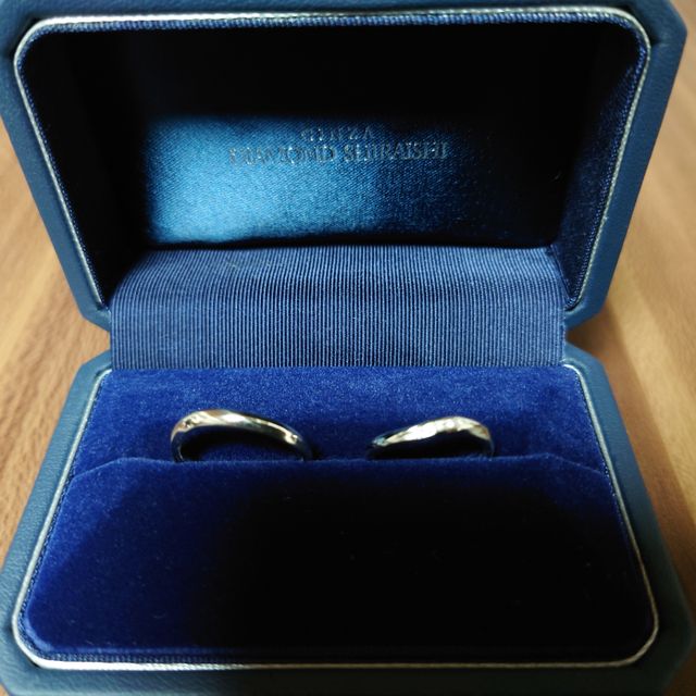 【銀座ダイヤモンドシライシの口コミ】 価格は比較的お手頃でした。デザインよりも普段のつけ心地を重要視して選…