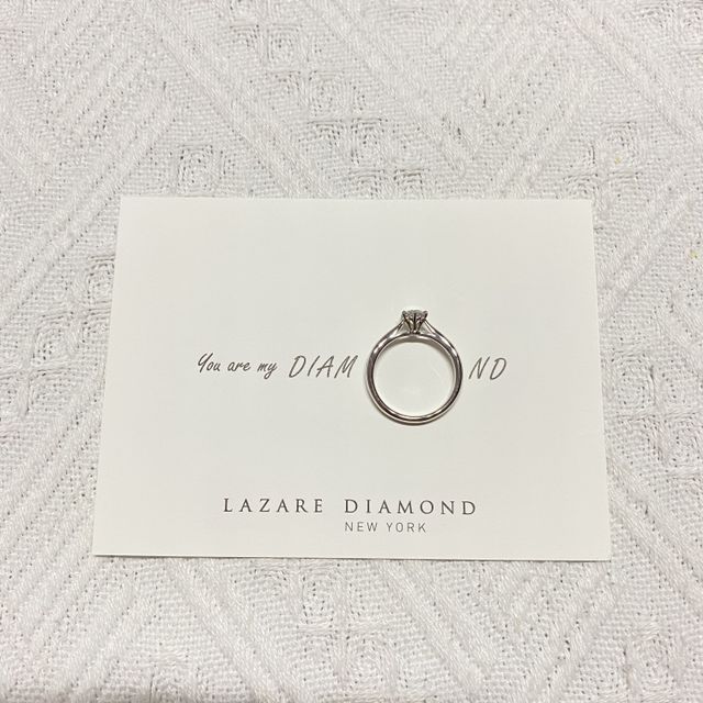 【ラザール ダイヤモンド(LAZARE DIAMOND)の口コミ】 結婚指輪とのバランスで婚約指輪のデザインを決めました。日常的に身につ…