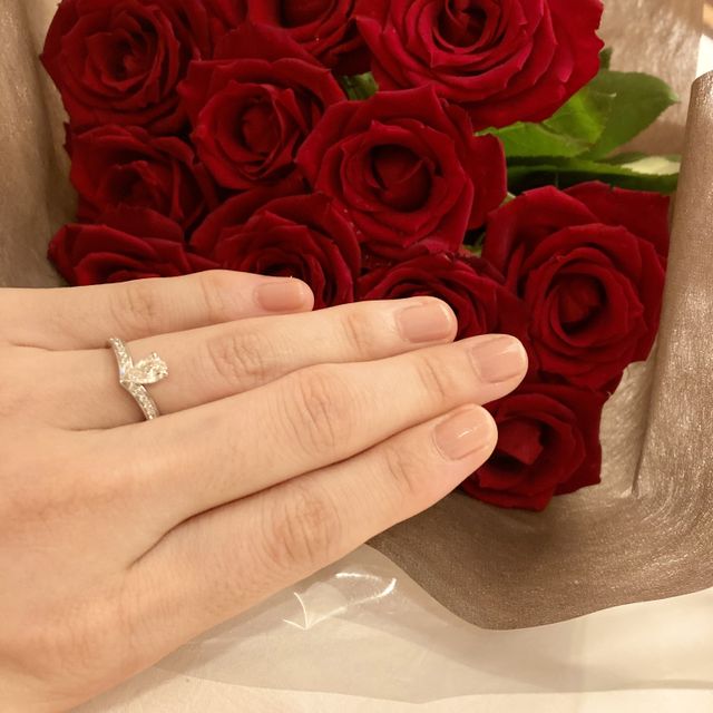 【ショーメ(CHAUMET)の口コミ】 この形はショーメならではのデザインです。見たらわかる人にはわかる素敵…