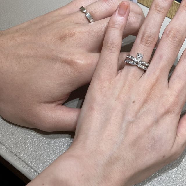 【ショーメ(CHAUMET)の口コミ】 婚約指輪がジョゼフィーヌだったので、その形にとてもフィットする指輪で…