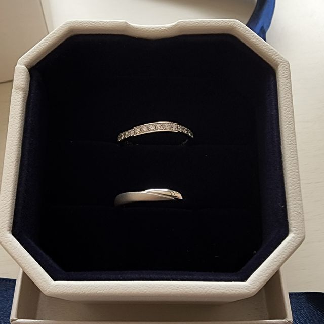 【4℃ BRIDAL(ヨンドシーブライダル)の口コミ】 彼女にはキラキラした指輪を着けてもらいたかったが、なかなかこれという…