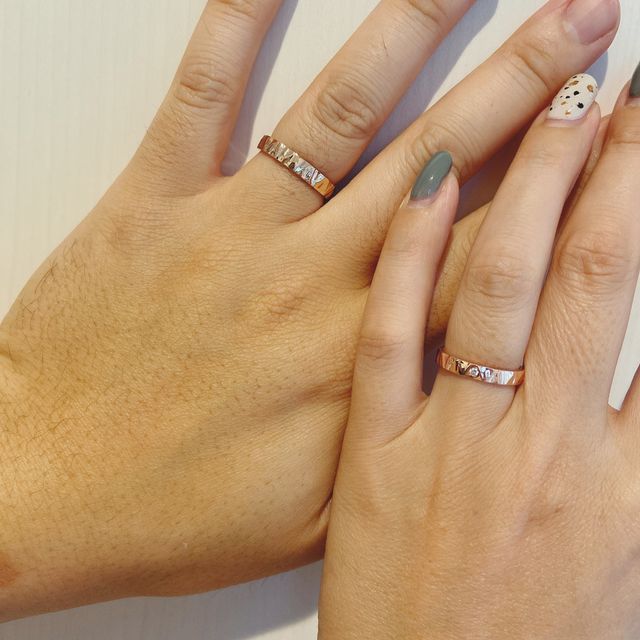 【ケイウノ ブライダル(K.UNO BRIDAL)の口コミ】 結婚10周年を記念して結婚指輪を新調しました。槌目デザインのものがよく…