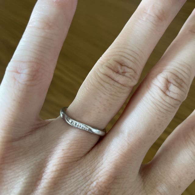 【ラザール ダイヤモンド(LAZARE DIAMOND)の口コミ】 輝きが他のブランドと違い美しいです。どの角度からみても綺麗に輝きます…