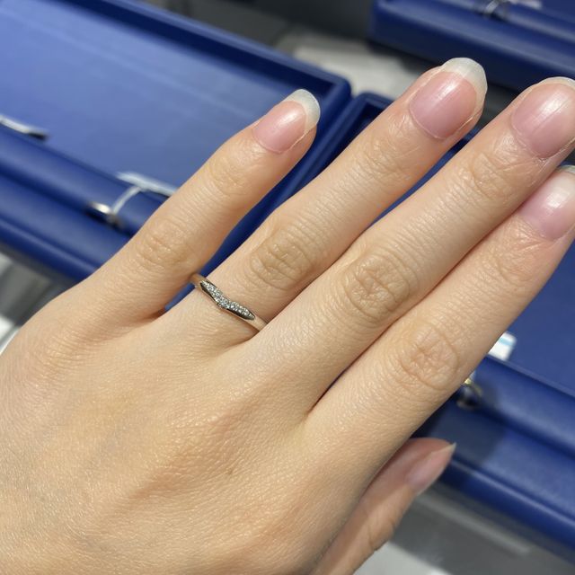 【銀座ダイヤモンドシライシの口コミ】 V字になっており、とても可愛い！が第一印象でした。
ダイヤモンドシライ…