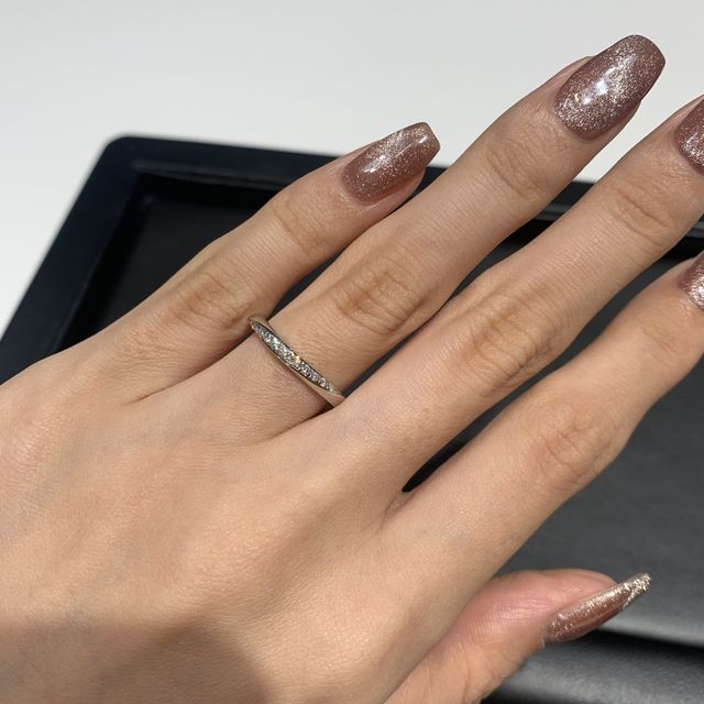 【ラザール ダイヤモンド(LAZARE DIAMOND)の口コミ】 そっくりなデザインが他ブランドにもありますが、ラザールダイヤモンドさ…