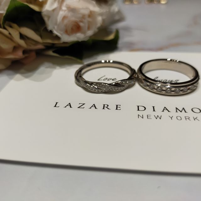 【ラザール ダイヤモンド(LAZARE DIAMOND)の口コミ】 1番は理想通りの輝きが溢れかえっているリングであること。他には、デザイ…