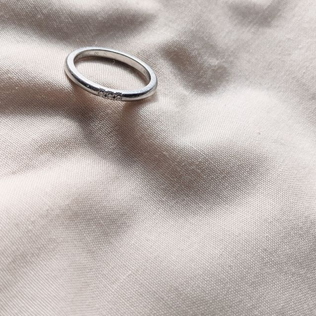 【ティファニー(Tiffany & Co.)の口コミ】 シンプルな形のプラチナシルバーリングを求めていました。いくつかブラン…