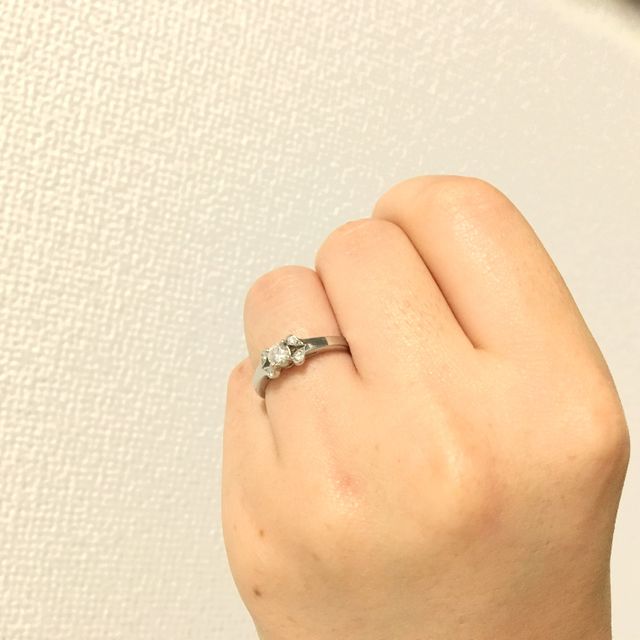 【カルティエ(Cartier)の口コミ】 婚約指輪を探して百貨店を巡っていたところ、たまたまショーケースに並べ…