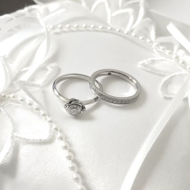 【PILOT BRIDAL(パイロットブライダル)の口コミ】 可愛らしいデザインの指輪と、シンプルで飽きの来ないオーソドックスなデ…