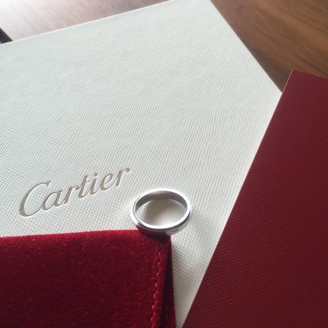 【カルティエ(Cartier)の口コミ】 以前よりマリッジリングはカルティエで と考えていましたが、いかにもカル…