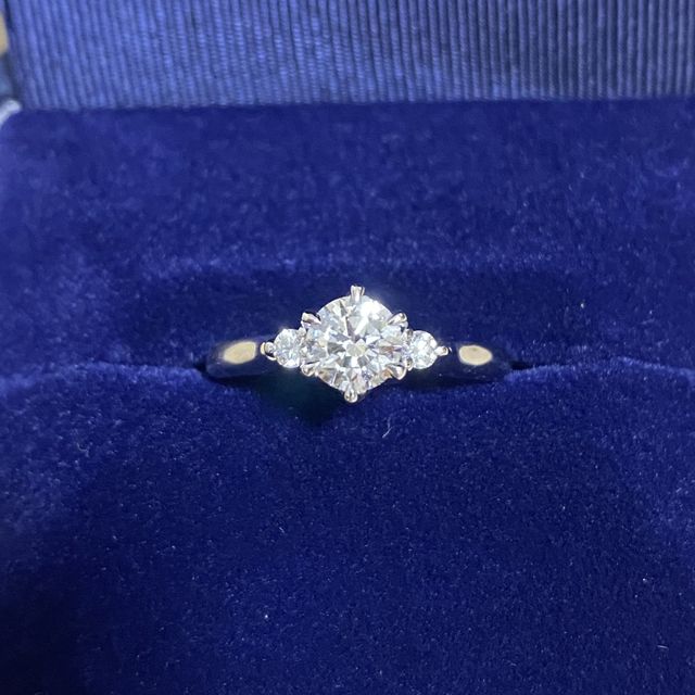 【銀座ダイヤモンドシライシの口コミ】 ファッションリングのようにならないよう、王道！と言ったデザインにした…