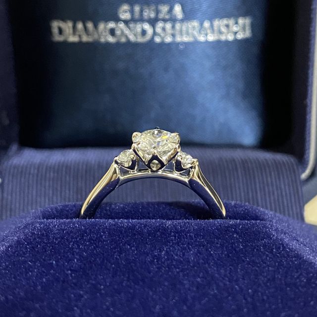 【銀座ダイヤモンドシライシの口コミ】 ファッションリングのようにならないよう、王道！と言ったデザインにした…
