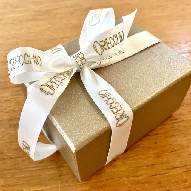 【ORECCHIO(オレッキオ)の口コミ】 ハーフエタニティーで、細すぎず、太すぎず、緩やかなU字ラインで、ありき…