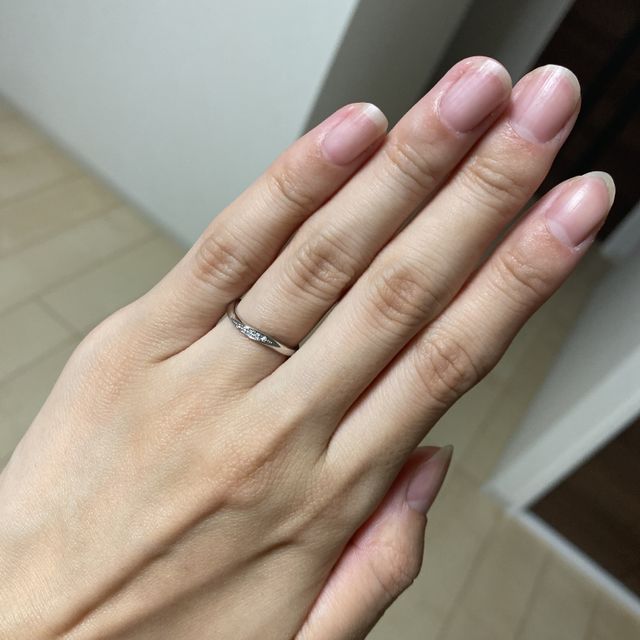 【銀座ダイヤモンドシライシの口コミ】 シンプルかつ着け心地がよかった。ダイヤモンドは1石でよいと思っていたが…