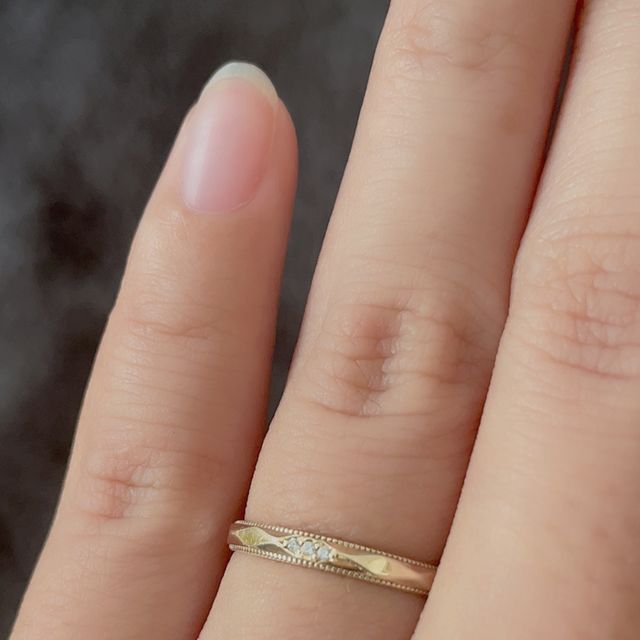 【PAVEO CHOCOLAT(パヴェオショコラ)の口コミ】 2本セットで15万円以内の指輪を探しておりました。友達とデザインが被りた…