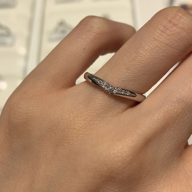 【銀座ダイヤモンドシライシの口コミ】 普通の結婚指輪ではなく、自分たちらしい、指輪を探していたところ、銀座…