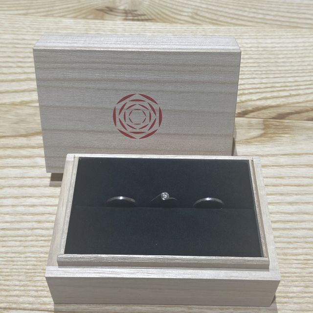 【出雲結(いずもゆい)の口コミ】 シンプルなデザインの指輪を探しており、シンプルながらもそれぞれのデザ…