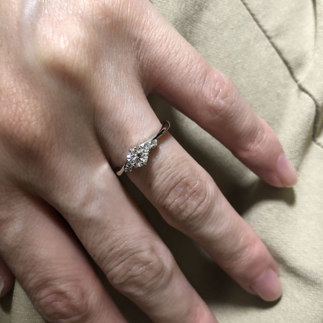 【ラザール ダイヤモンド(LAZARE DIAMOND)の口コミ】 光り輝くダイヤモンド、そのサンプルを見せていただいた時におもわず「き…