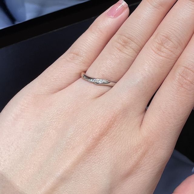 【アイプリモ(I-PRIMO)の口コミ】 コンビネーションの指輪を探しておりました。また、ウェーブがいいかなと…