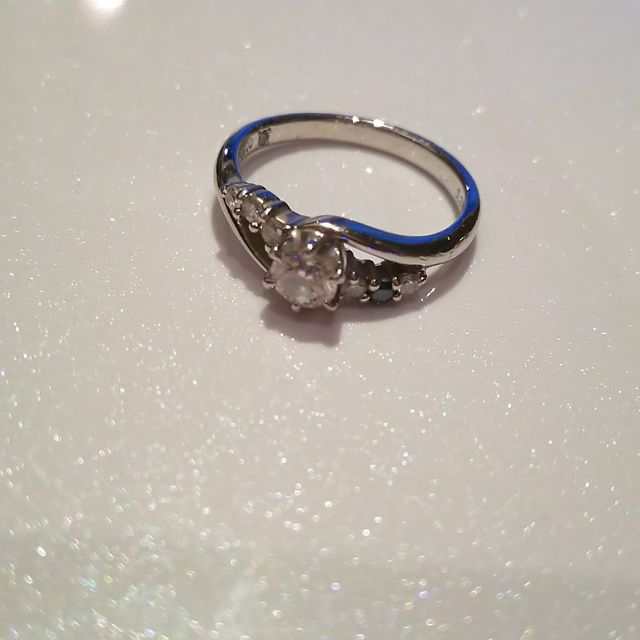 【アイプリモ(I-PRIMO)の口コミ】 私が天体観測が趣味で、夫は星のような指輪を探しており、店頭のスタッフ…