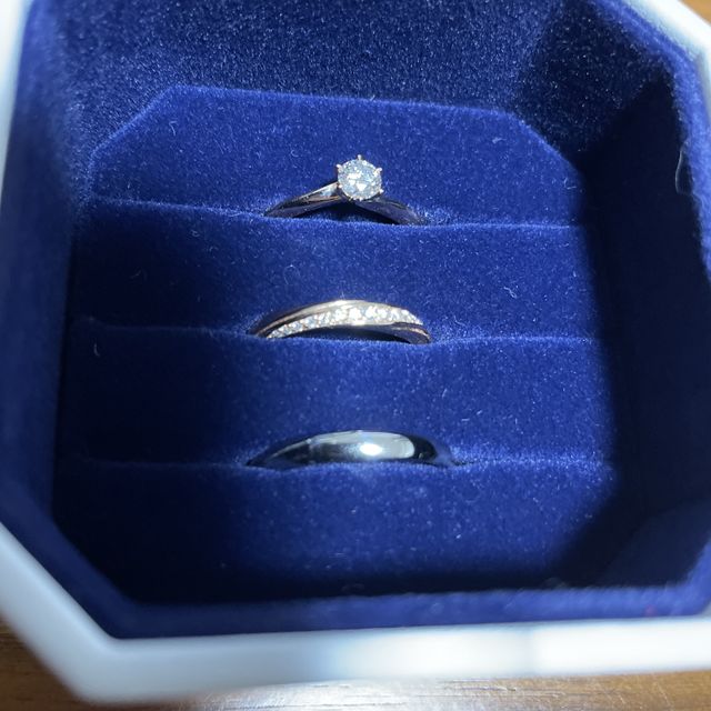【4℃ BRIDAL(ヨンドシーブライダル)の口コミ】 ちょうどお店に伺ったら妻の気にいるデザインがあり他ブランドも気になっ…