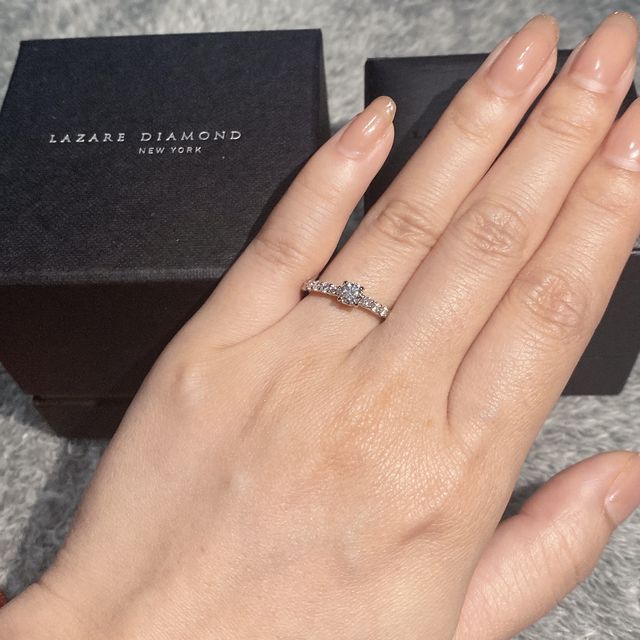 【ラザール ダイヤモンド(LAZARE DIAMOND)の口コミ】 華やかでお洒落なデザインがいいと思い、公式サイトで探していたところこ…