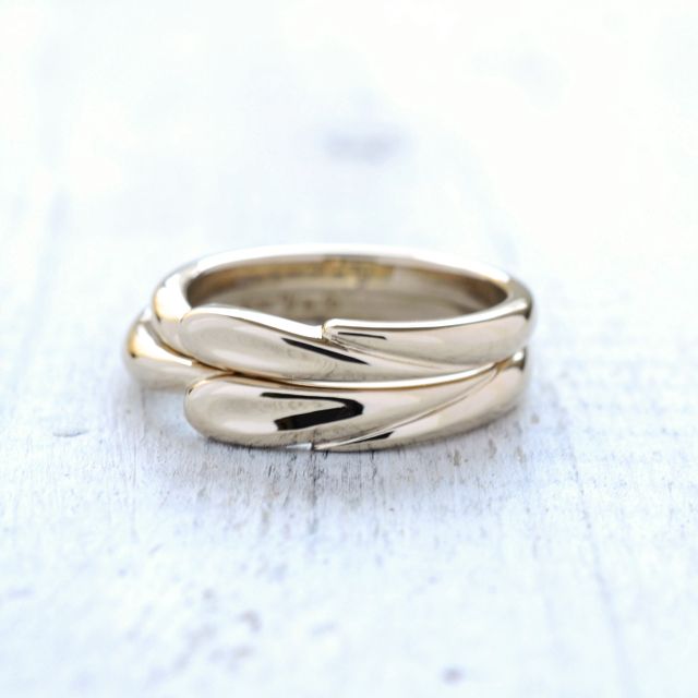 【湘南彫金工房 andfuseの口コミ】 2人で1緒に決められるところがいいなと思いました。
自分でデザインを決め…