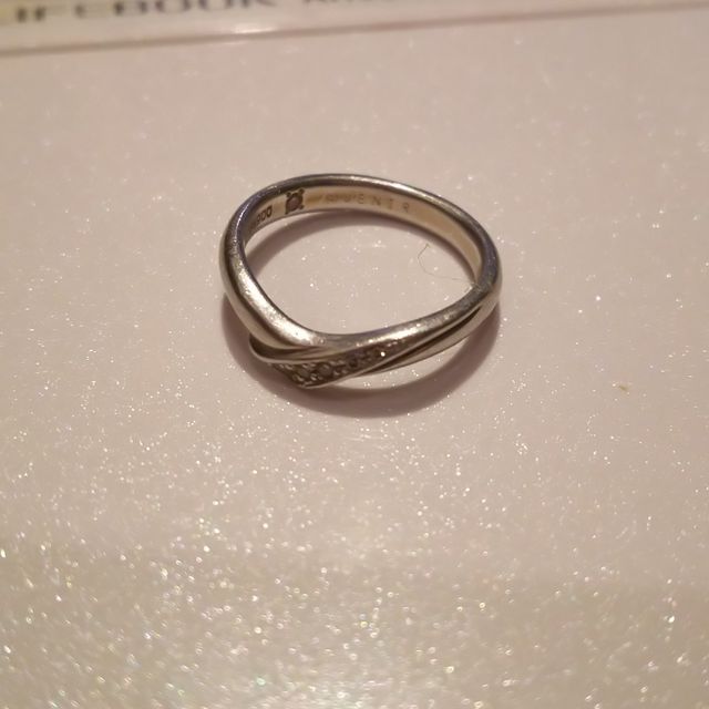 【アイプリモ(I-PRIMO)の口コミ】 婚約指輪と合わせてつけて綺麗な形のもので、お互いが気に入るデザインを…