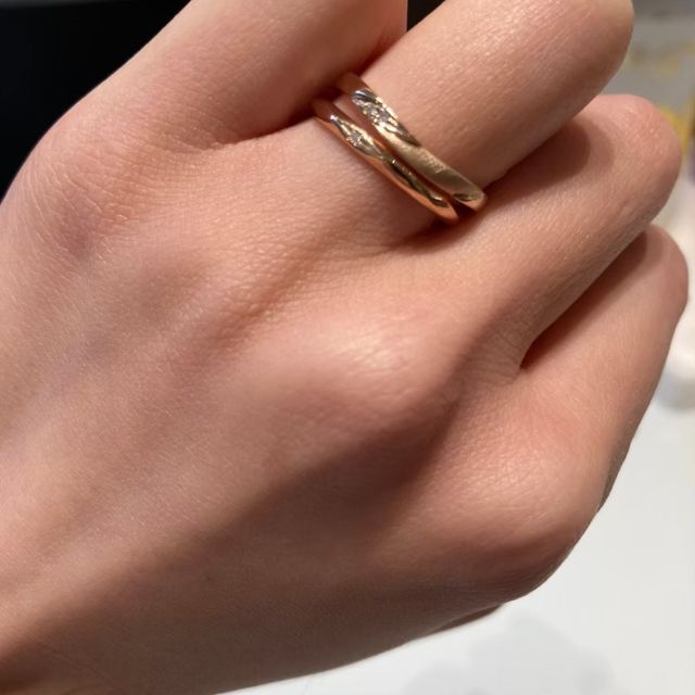 【Disney PRINCESS Rapunzel(ディズニープリンセスラプンツェル)の口コミ】 デザインは、とにかく可愛かったです。
ウェーブのデザインがとても女性ら…