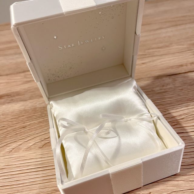【STAR JEWELRY(スタージュエリー)の口コミ】 スタージュエリーのデザインが私好みのものばかりで、ブランド名の通り星…