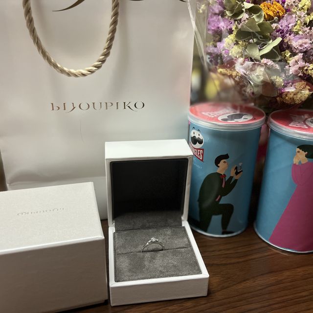 【BIJOUPIKO(ビジュピコ)の口コミ】 石座が飛び出すぎていないこと。ウェーブラインでメレダイヤがあしらって…