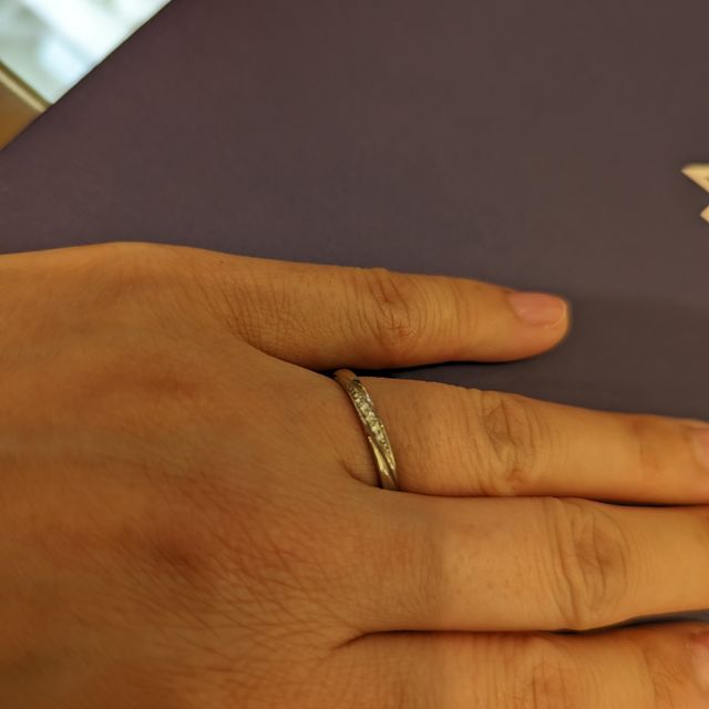 【4℃ BRIDAL(ヨンドシーブライダル)の口コミ】 ウエーブタイプを探しておりましたが、ウエーブだけでも何種類もありそこ…