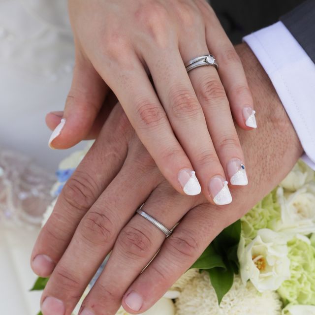 【Ponte Vecchio(ポンテヴェキオ)の口コミ】 毎日つけても邪魔にならず、人と被らないデザインのため決めました。
結婚…