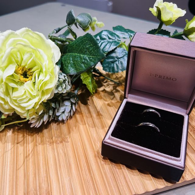 【アイプリモ(I-PRIMO)の口コミ】 ダイヤが１つなのに周りが窪んでいるので反射してとても綺麗に光っている…