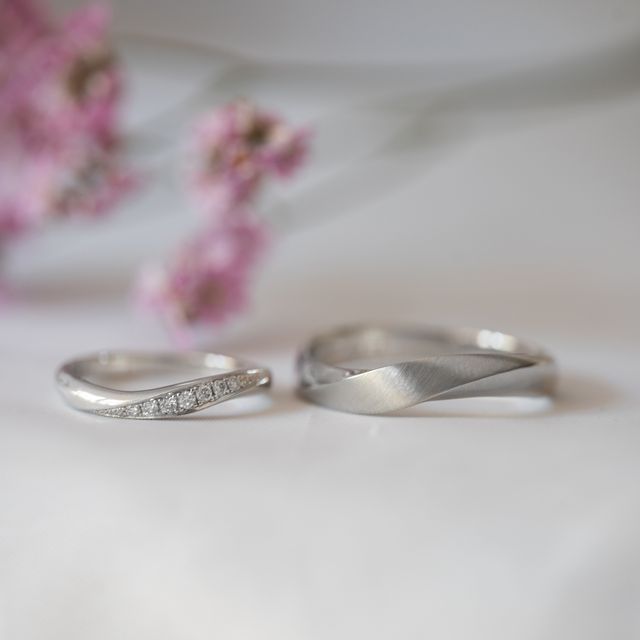 【Cayof(カヨフ)の口コミ】 手のひら側を表よりも少し細くしたり、カーブやねじりをコンマ数ミリ単位…