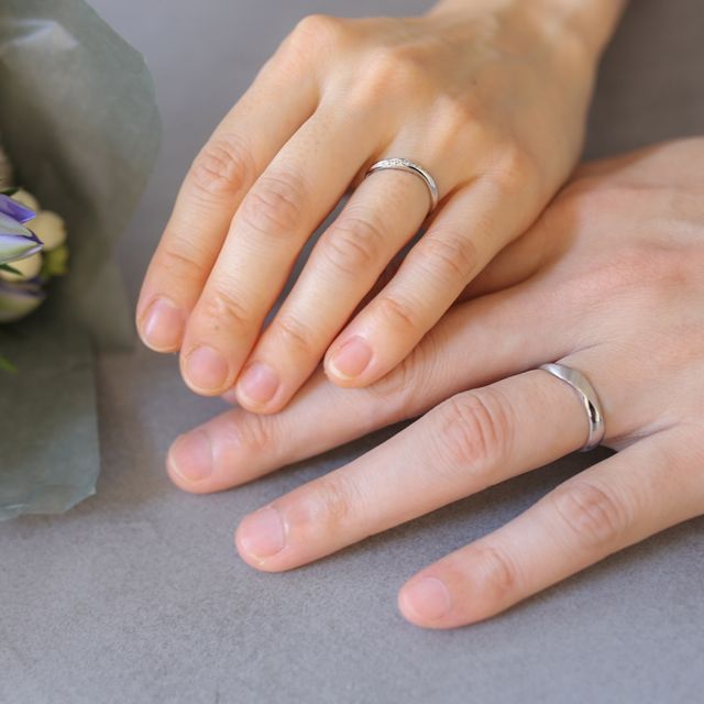 【Cayof(カヨフ)の口コミ】 手のひら側を表よりも少し細くしたり、カーブやねじりをコンマ数ミリ単位…