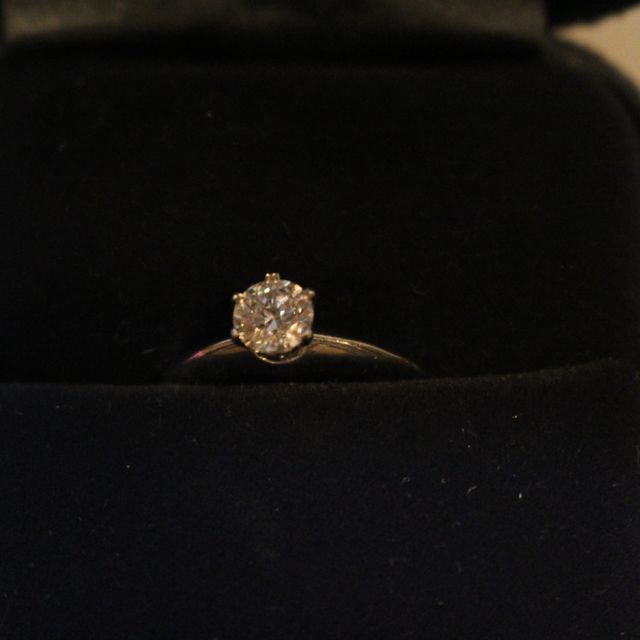 【ティファニー(Tiffany & Co.)の口コミ】 当初縦爪はどうかな?と思っていたのですが、いろいろ試してみた結果、ティ…