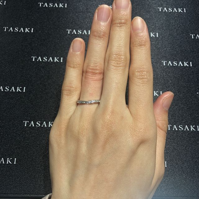【TASAKI(タサキ)の口コミ】 エタニティで探していましたが、繊細なラインが美しく、見惚れました。細…
