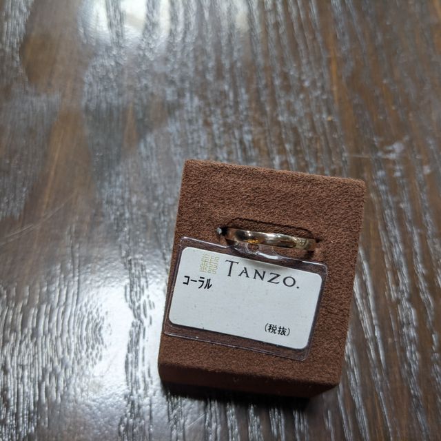 【TANZO.(鍛造指輪)の口コミ】 プラチナの他にゴールドの種類が何色もありました。特に気に入ったのはコ…